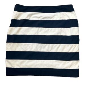 White House Black Market Black and Creamy White Mini Pencil Skirt Size 8 Medium